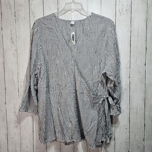 NWT Old Navy Women's Blue Striped Long Sleeve V Neck Tie Waist Shirt Size 3X.